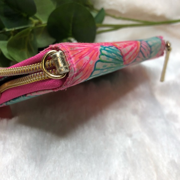 Lilly Pulitzer Wallet Wristlet Shell Pattern Pink - Picture 7 of 8